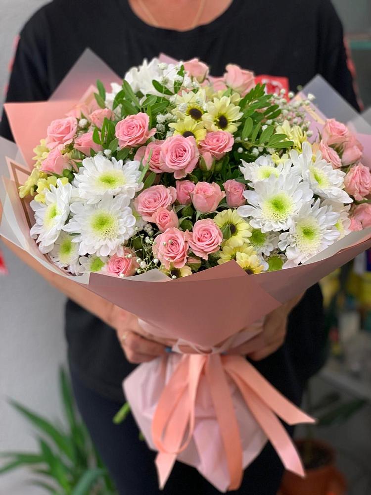 Букет цветов из: Розы и Хризантемы в Майдарово