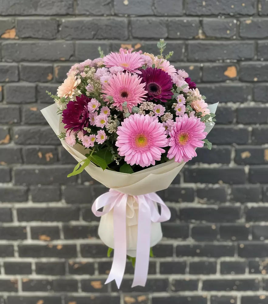 Букет цветов из: Герберы и Хризантемы в Майдарово
