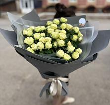 Букет Белые кустовые розы Солинеро в Майдарово