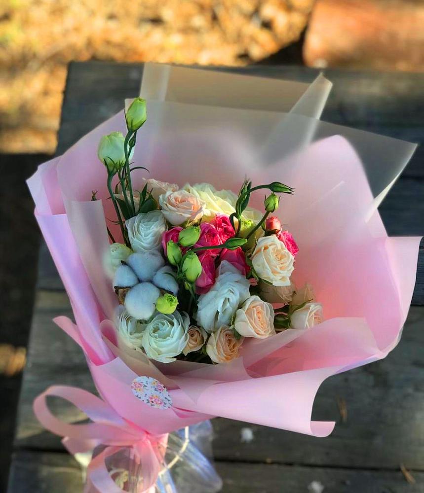 Букет цветов из: Розы и Лизиантусы в Майдарово