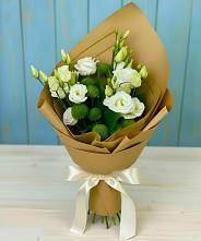 Букет цветов из:  Хризантемы и Лизиантусы в Майдарово