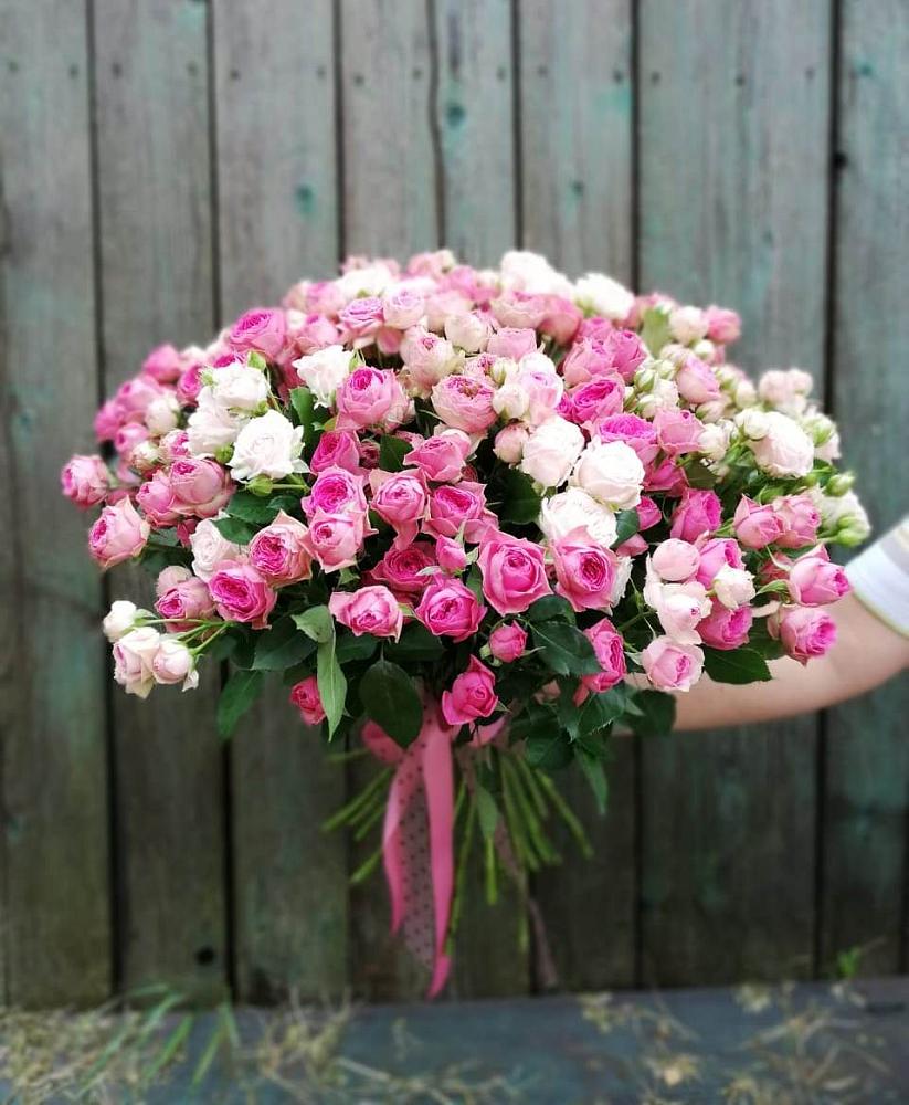 Букет Розовые кустовые розы Натали и Лав Лидия в Майдарово