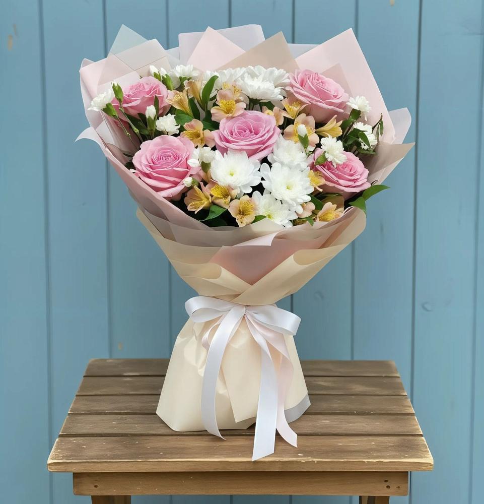 Букет цветов из: Гвоздики, Орхидеи и Розы в Майдарово