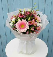 Букет цветов из:  Герберы, Альстромерии и Лизиантусы #REPLACE_PRED# Майдарово