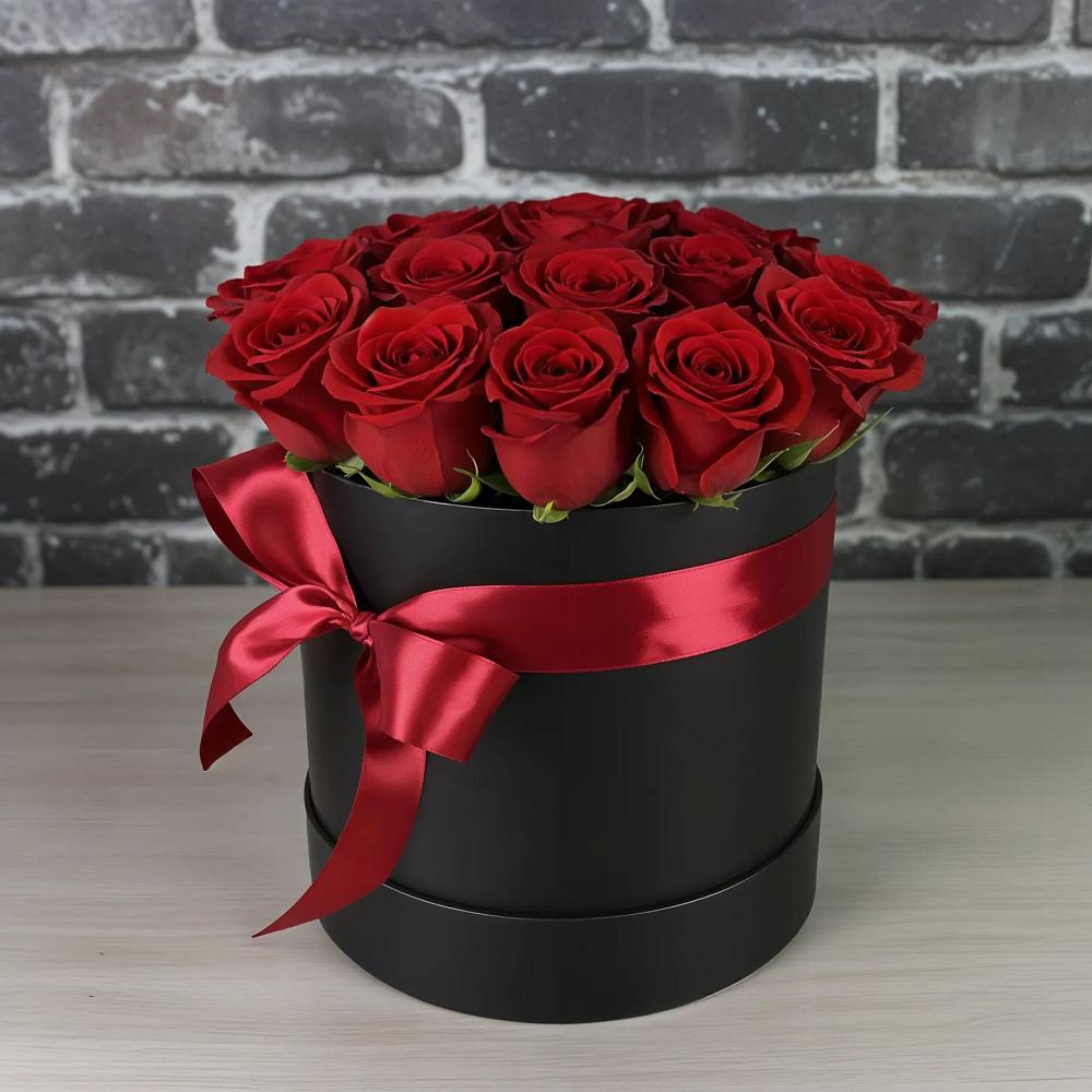 Цветочная композиция из Розы в шляпной коробке в Майдарово