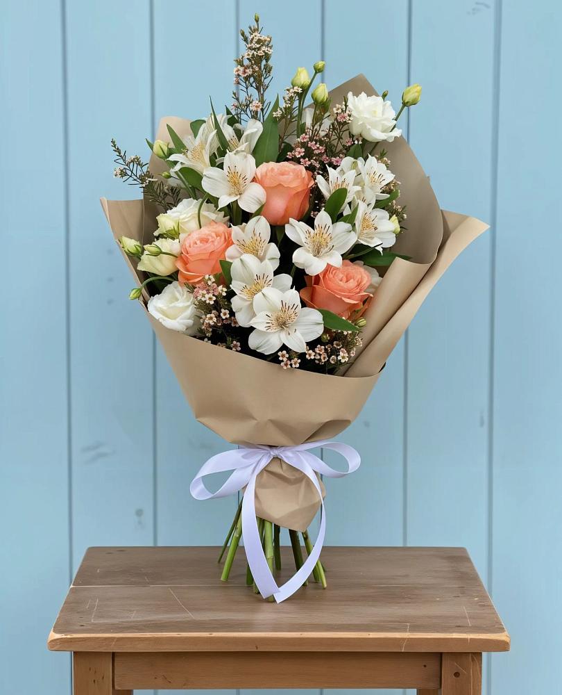 Букет цветов из: Альстромерии, Лизиантусы, Розы и Хризантемы в Майдарово